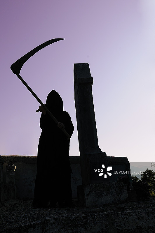 墓碑旁的死神图片素材