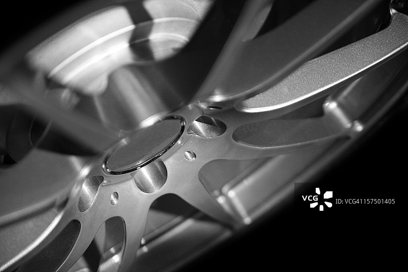 低调的合金轮毂图片素材