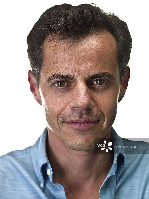 在照相亭拍照的中年男人图片素材