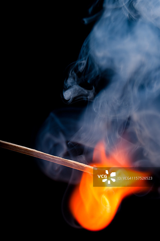 燃烧的火柴棍图片素材