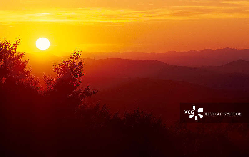 佛蒙特州绿山日出图片素材