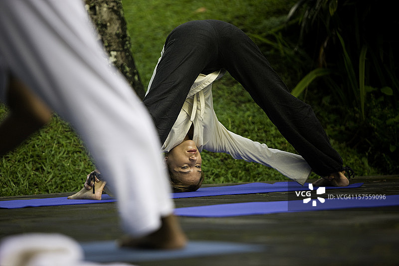 瑜伽课图片素材