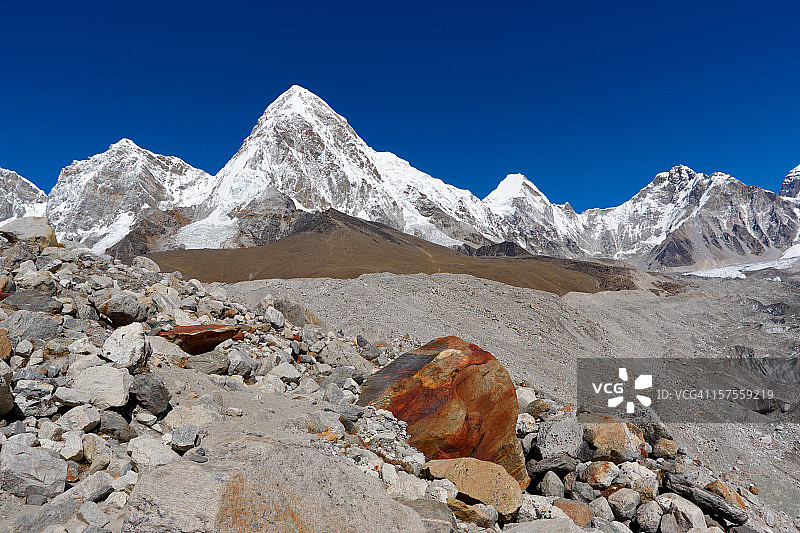 普莫里峰，珠穆朗玛峰环线，尼泊尔风光图片素材