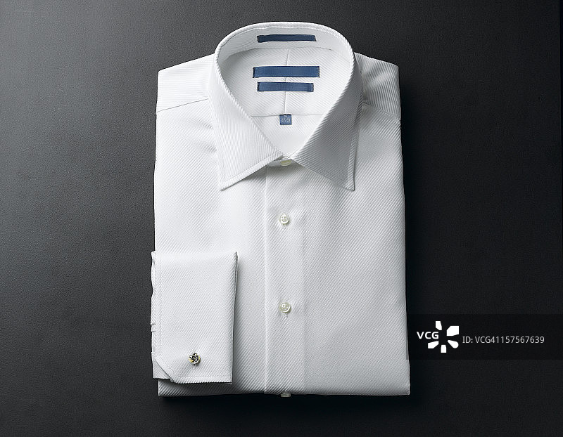 白色男士衬衫特写图片素材