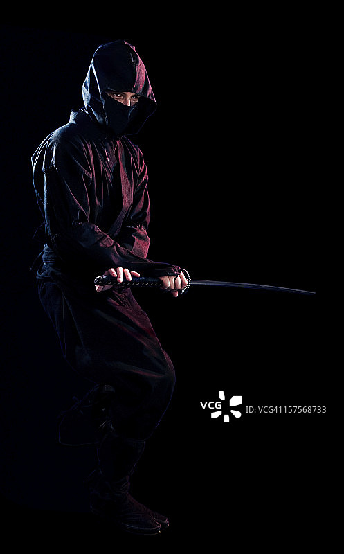 持剑黑衣忍者图片素材