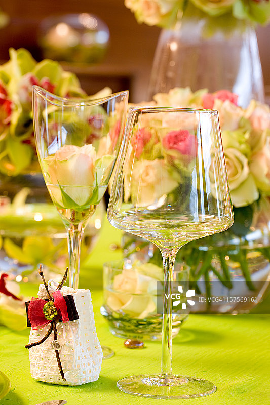 婚礼餐桌装饰图片素材