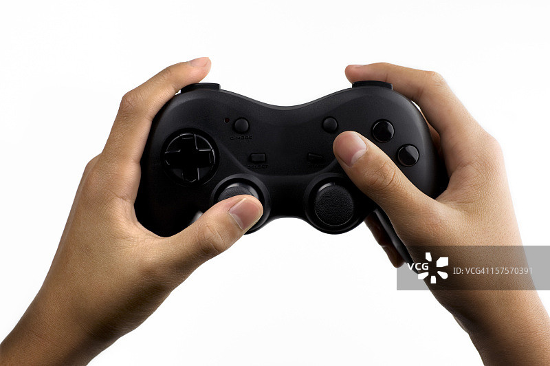 握在通用游戏手柄上的手图片素材