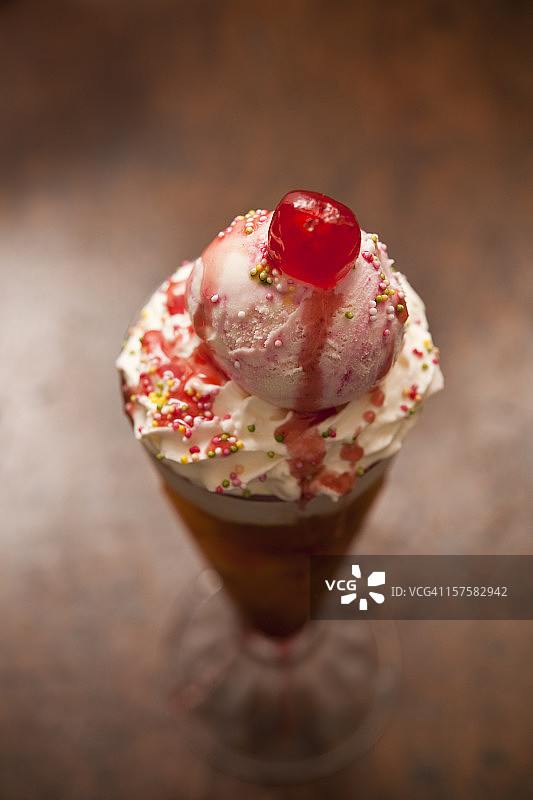 冰淇淋圣代图片素材