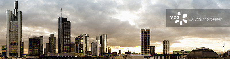 德国法兰克福市中心日落全景图片素材