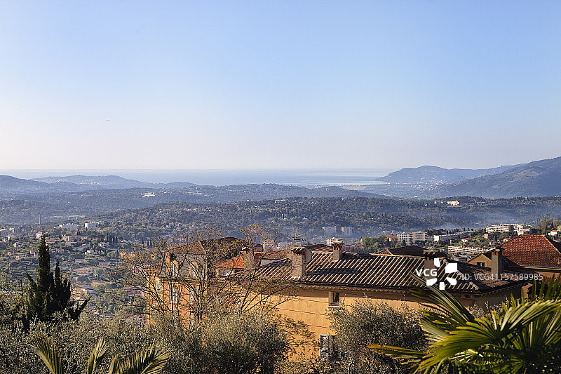 格拉斯的春天早晨，俯瞰法国戛纳图片素材