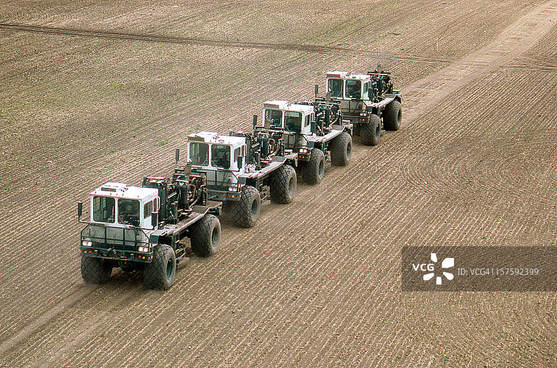 可控震源车图片素材