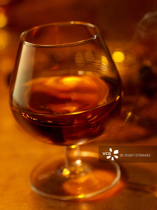 白兰地和雪茄图片素材