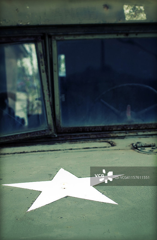 古董军用运输卡车引擎盖星标图片素材