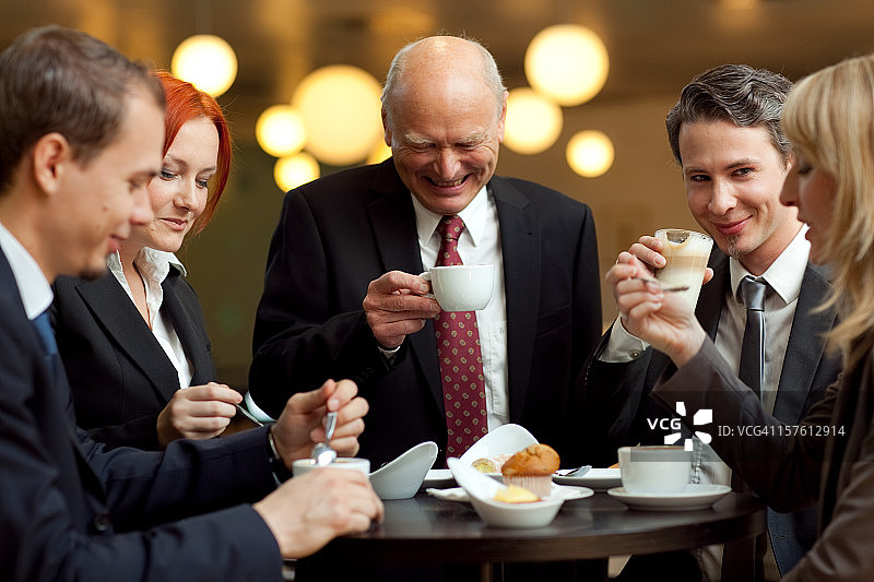 轻松的咖啡休息氛围图片素材