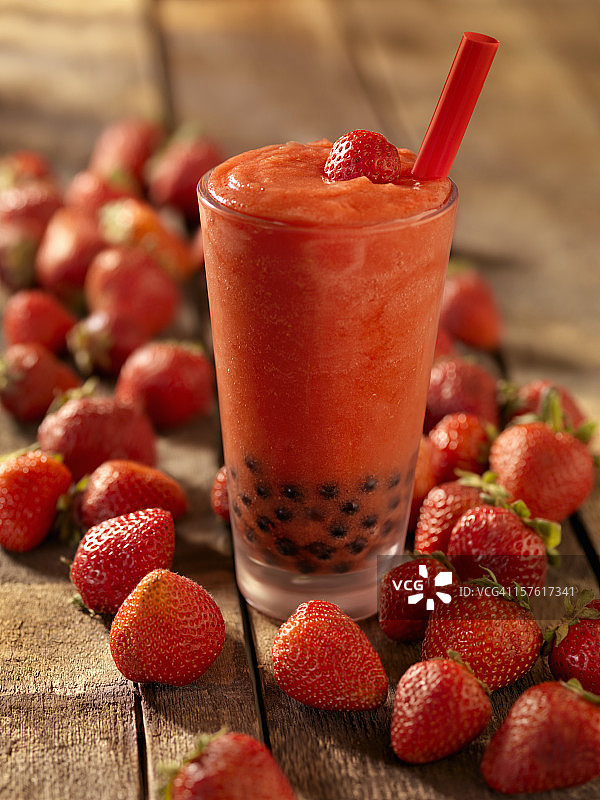 草莓珍珠奶茶冰沙图片素材