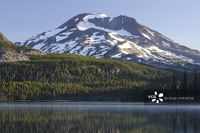 山和湖图片素材