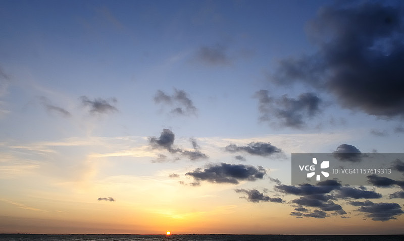 云和日落图片素材