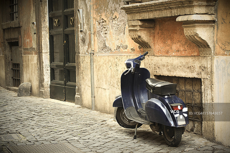 意大利罗马的滑板车场景图片素材