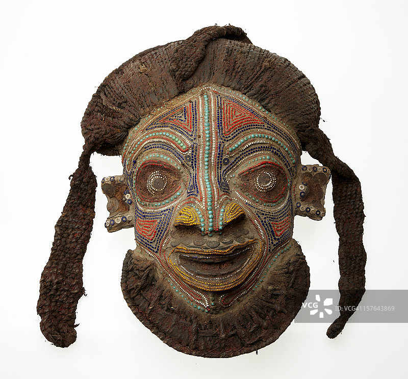 白色背景上的非洲面具图片素材