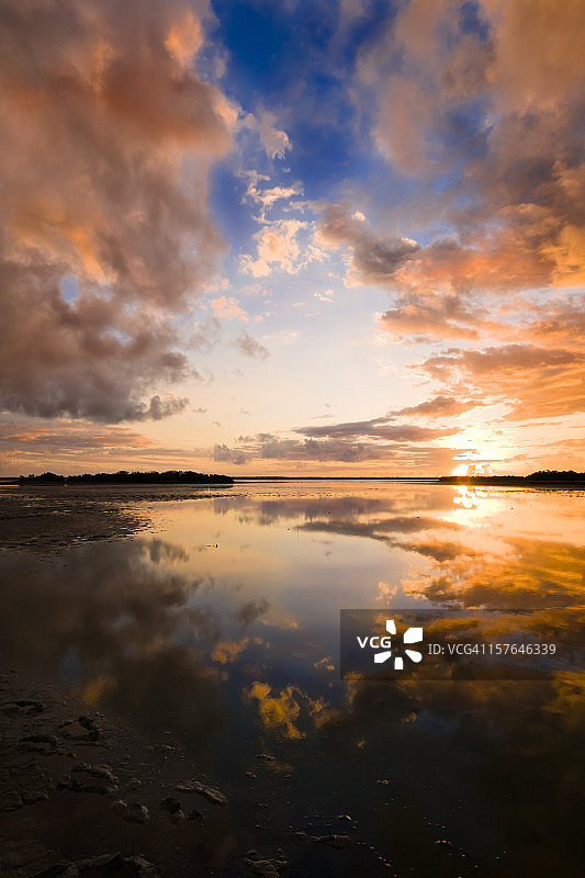 自然隧道图片素材