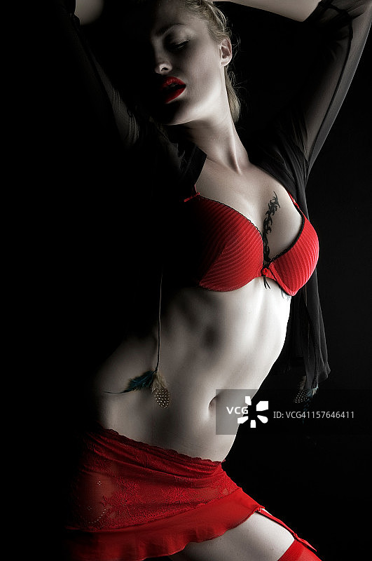 红色内衣图片素材