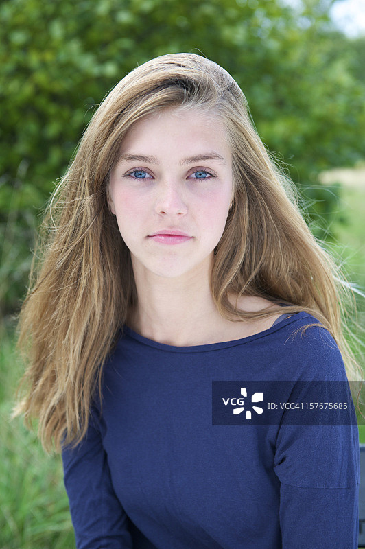 有着美丽肌肤的少女图片素材