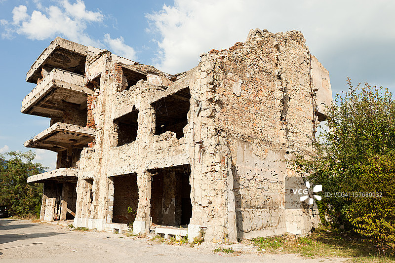 波斯尼亚和黑塞哥维那莫斯塔尔的战争损毁建筑图片素材