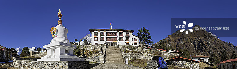 通博寺佛塔，佛塔圣殿全景，昆布喜马拉雅山脉，尼泊尔图片素材