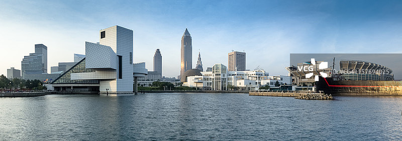 克利夫兰的北岸海滨体育场和博物馆全景图片素材