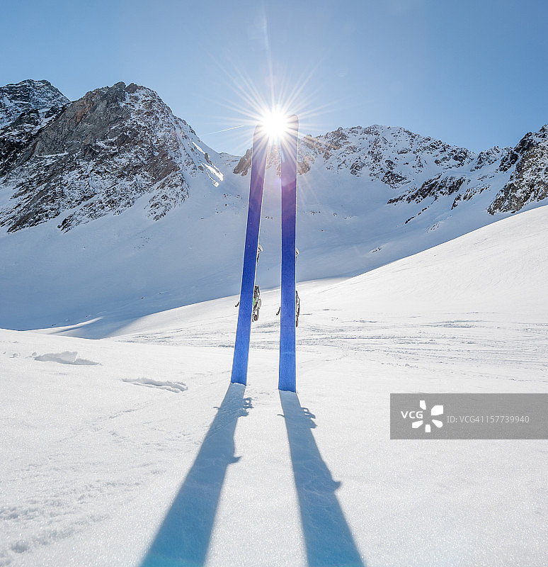 冬季高山滑雪景观图片素材