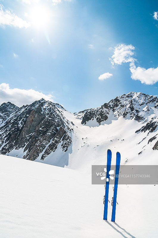冬季高山滑雪景观图片素材