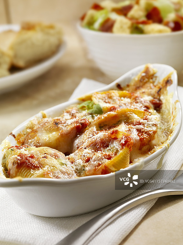 烤酿意面贝壳图片素材