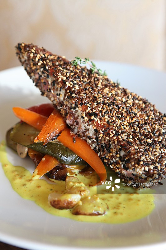 黑芝麻金枪鱼排图片素材