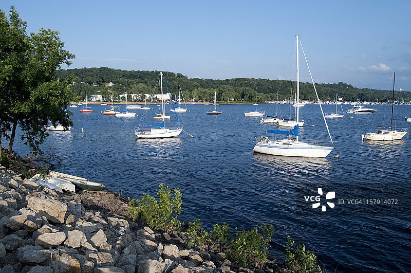 夏季圣克罗伊河上的船只图片素材