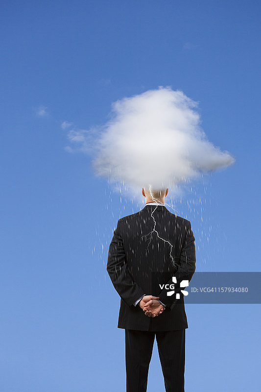 在暴风云中苦恼的商人图片素材