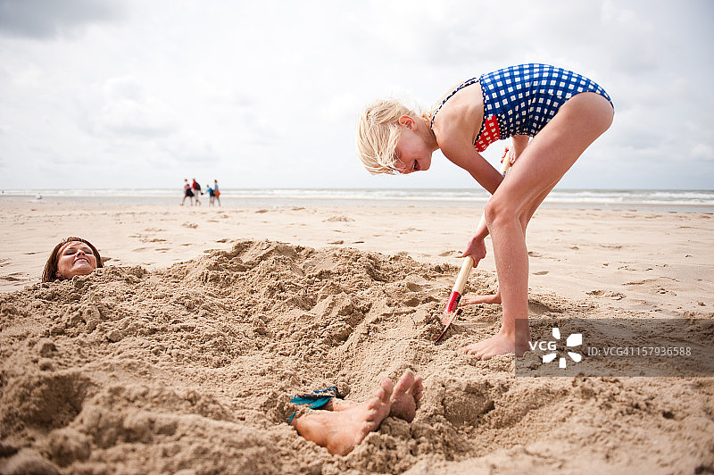 制作沙滩美人鱼图片素材