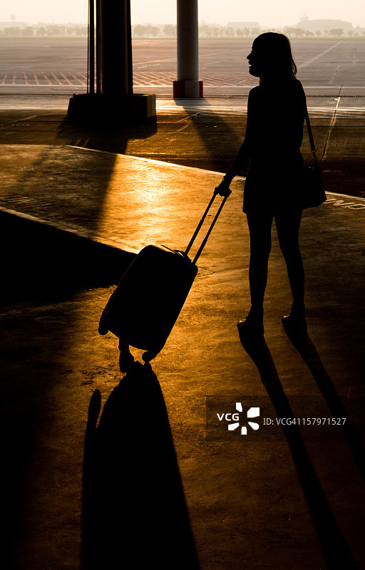 金色旅行者图片素材