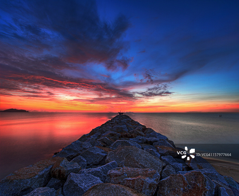 龙运日出图片素材