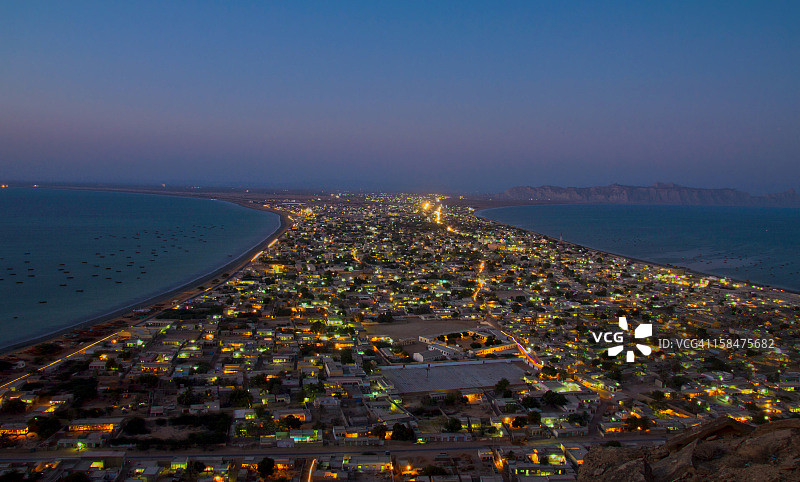 瓜达尔市夜景航拍图片素材