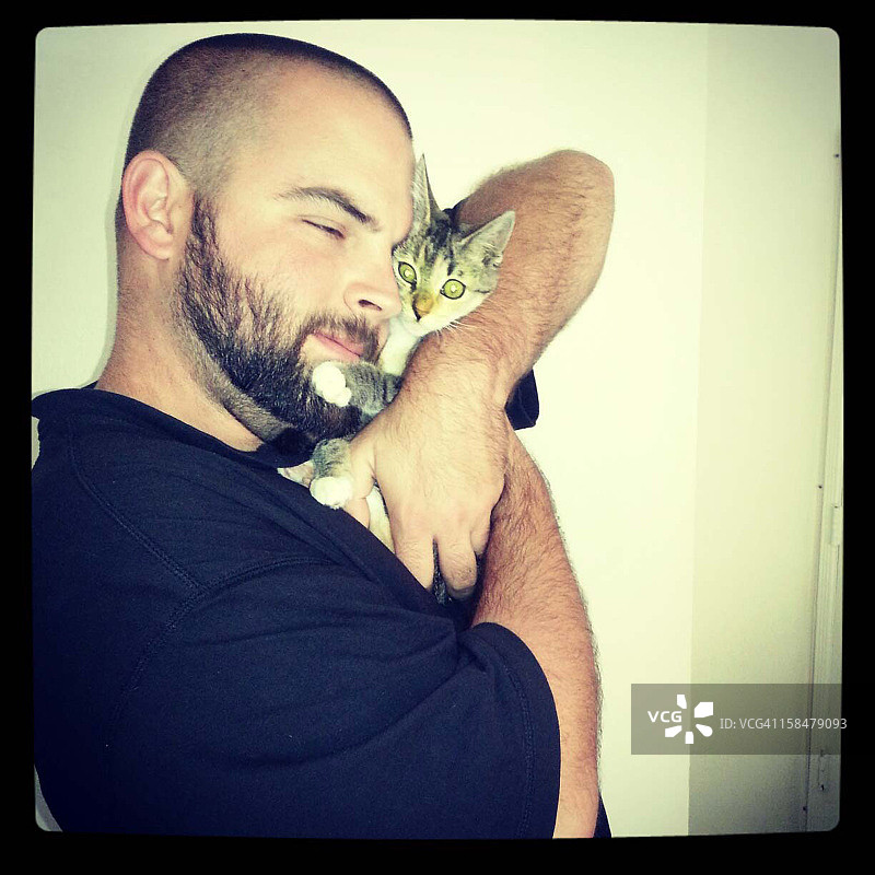 男人和他的猫图片素材