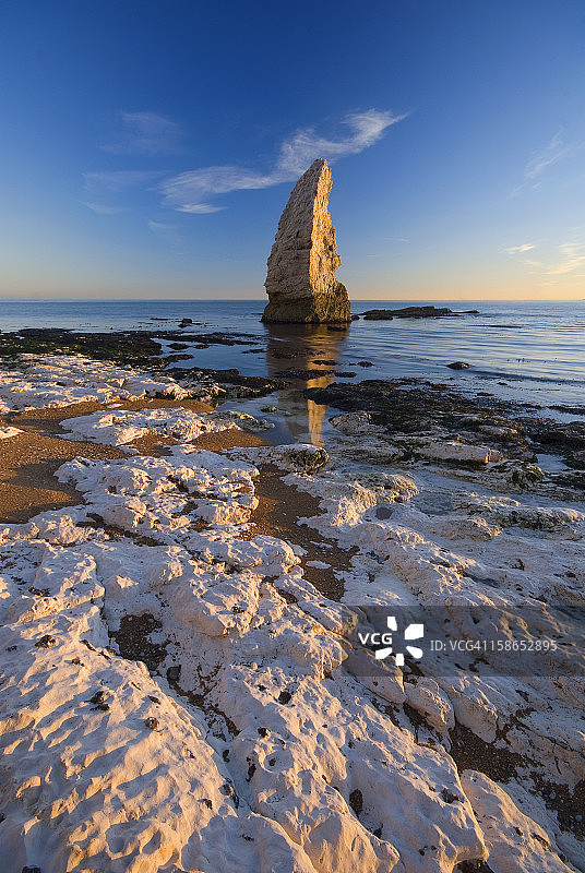 沙滩上的白色残留物图片素材
