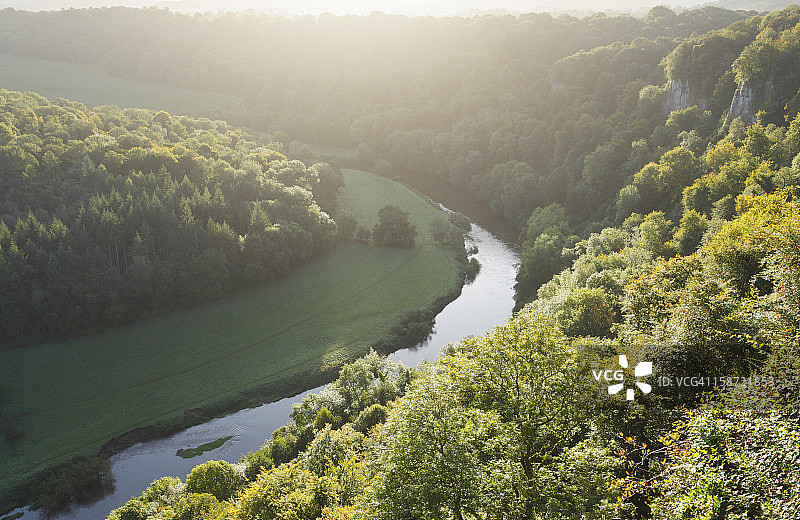 赛蒙兹亚特石灰岩悬崖和怀伊河图片素材