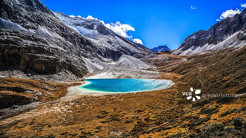 牛奶湖（俄绒措湖），四川亚丁图片素材