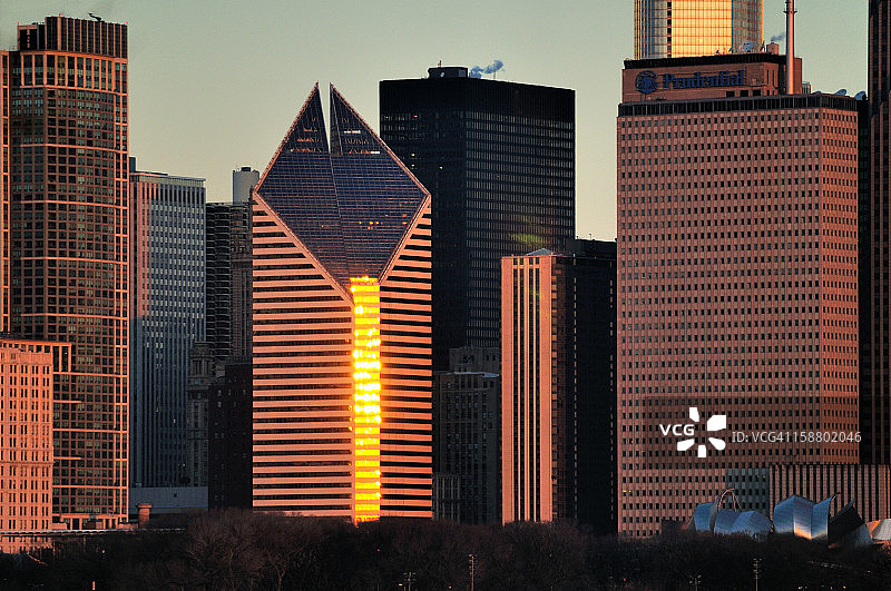 北环天际线反映日出图片素材