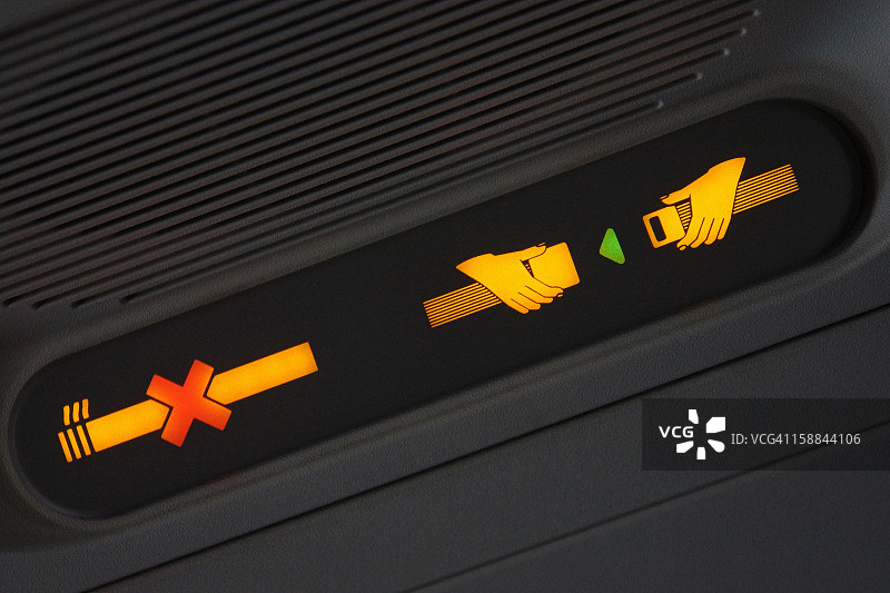 系好安全带和禁止吸烟标志图片素材