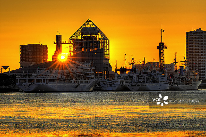 海洋勘测船：2009年1月的第一缕阳光图片素材