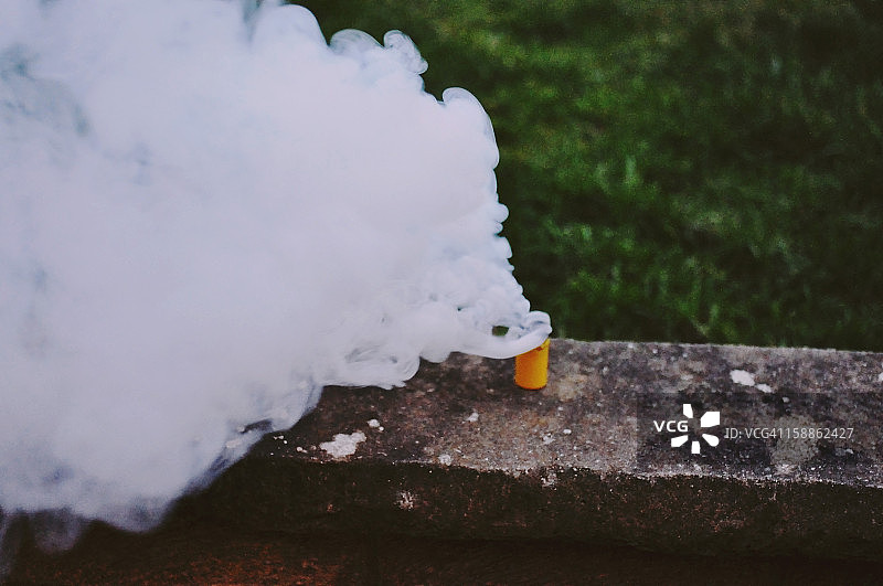 烟雾弹图片素材