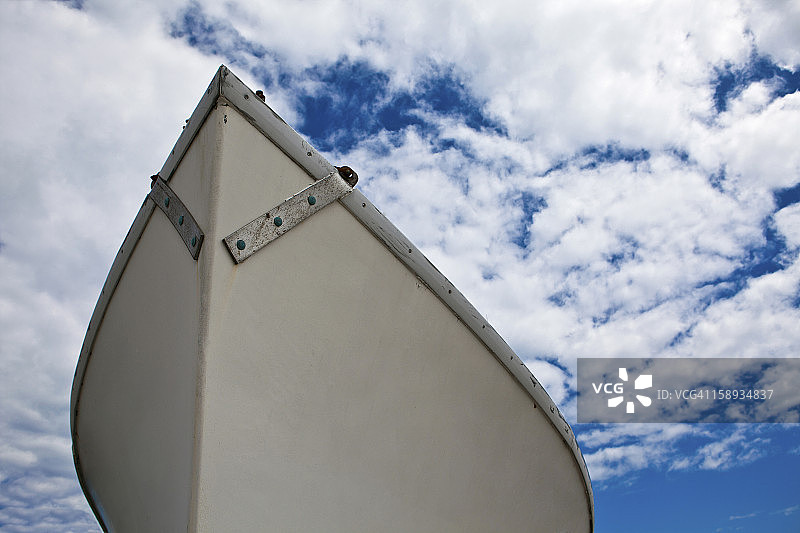 美国纽约州东汉普顿白色船体图片素材