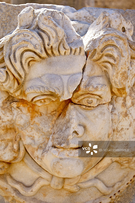 利比亚胡姆斯，大莱普提斯遗址雕塑图片素材