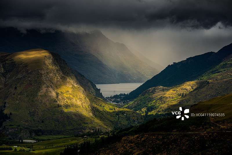 从皇冠峰拍摄的新西兰风景图片素材